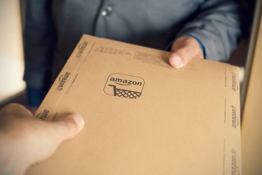 Amazon demanda empresas por ventas engañosas de sus productos