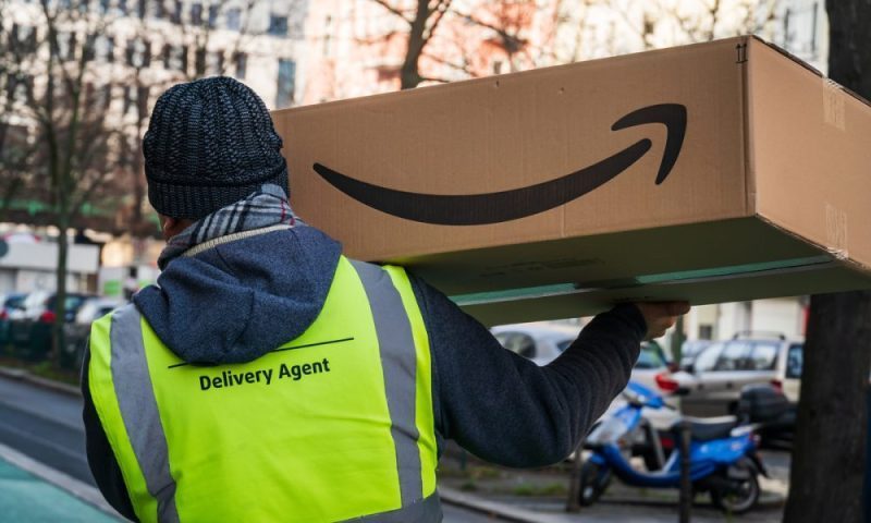 Por qué Amazon ha decido realizar delivery de sus productos desde los centros comerciales